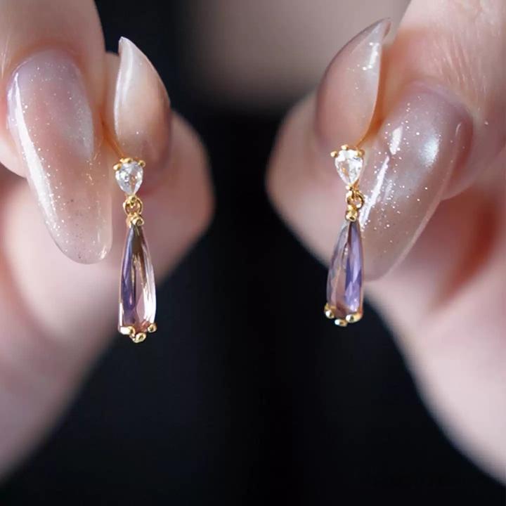 卡柒 铜合金耳饰 爆闪紫色水滴锆石耳钉女轻奢小众高级感百搭耳饰