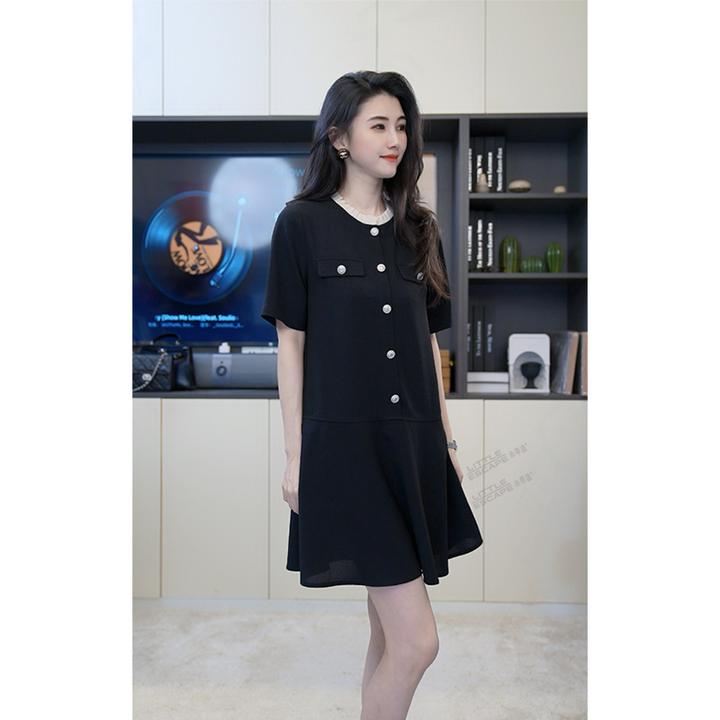 小乖逃D新款黑色连衣裙排扣假口袋花边领扣子C022