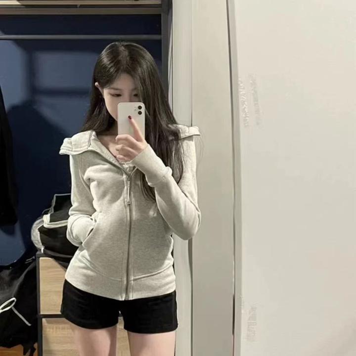早秋灰色修身卫衣外套女2025新款加绒运动卫衣连帽短款收腰上衣