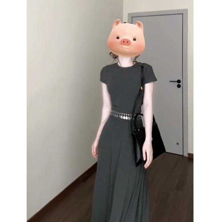 设计感连衣裙2025夏季新款法式高级感圆领短袖收腰中长款褶皱裙子