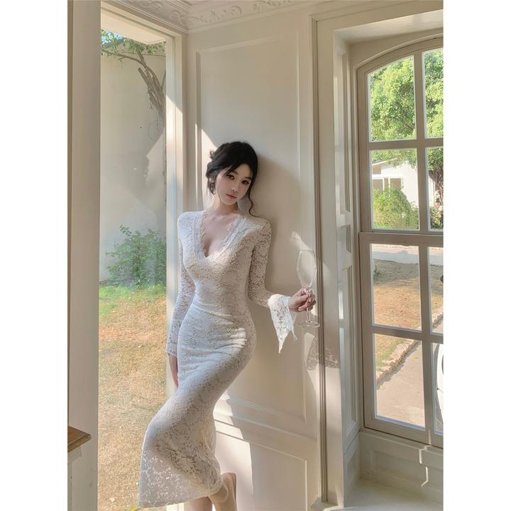 米白v领长袖连衣裙女春季蕾丝裙子御姐轻熟紧身包臀鱼尾长裙