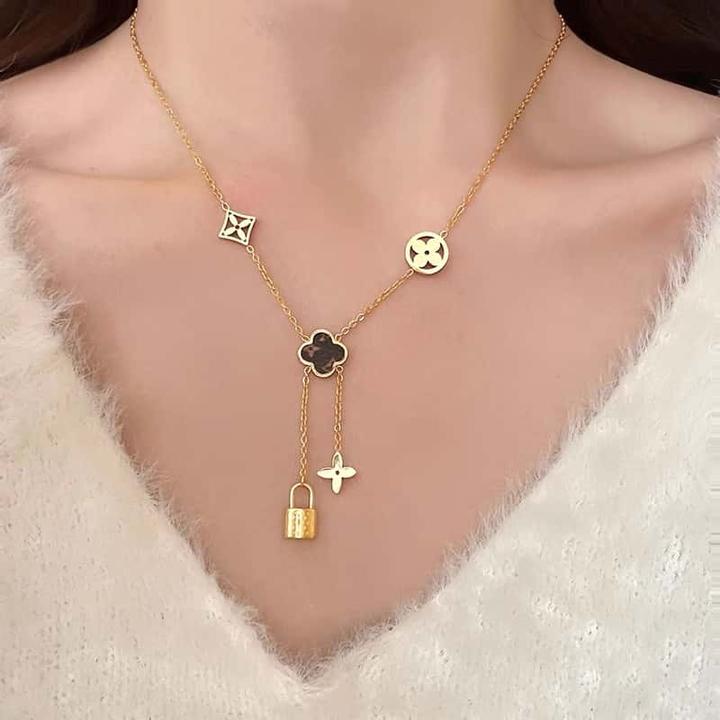 合金项链 法式花瓣同心锁项链女四叶花轻奢不掉色流苏吊坠锁骨链