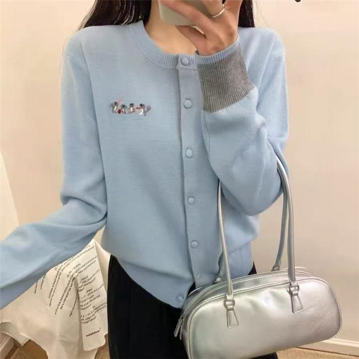 2025春季新款女装宽松显瘦毛衣外套韩系洋气圆领拼色刺绣针织开衫