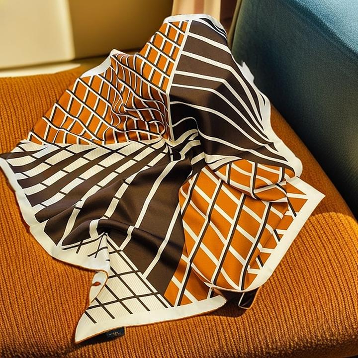 新品100%重磅斜纹双面异色68Cm方巾时尚潮流有调性精细手卷边