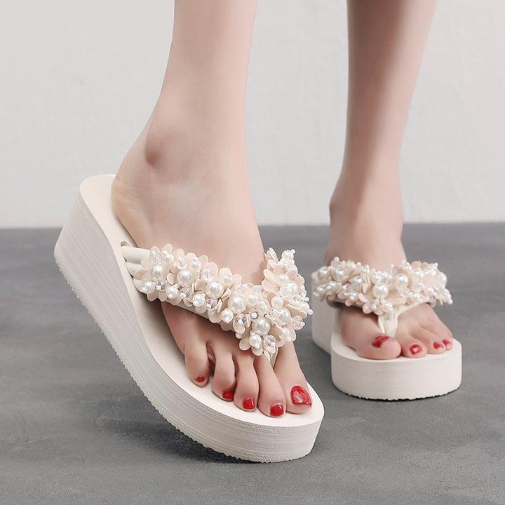 2025夏季新款高跟串珠人字拖女防滑坡跟凉拖鞋外穿度假海边沙滩鞋
