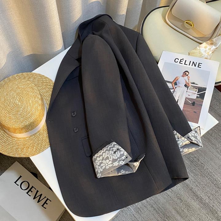 韩系新款复古灰色时尚赫本风西装外套女2025秋季蕾丝拼接设计西服