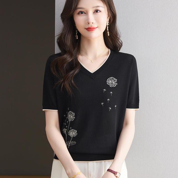 V领时尚短袖t恤女2025年新款妈妈夏装时尚黑色体恤上衣薄款针织衫