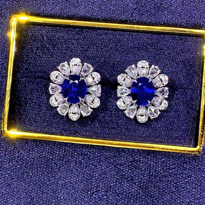 时尚18k金天然皇家蓝蓝宝石耳钉