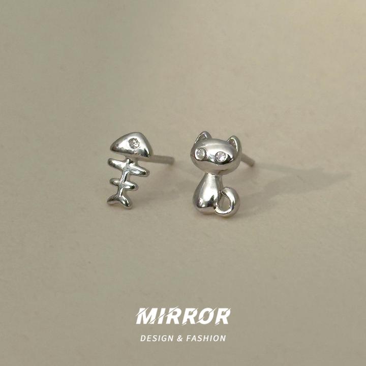 小麋人 足银耳饰 CE9463不对称猫咪小鱼耳钉女耳环耳饰养耳新款潮