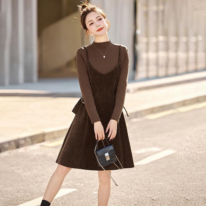 2025春装新款时尚百搭V领吊带连衣裙款女小个子气质显瘦裙子