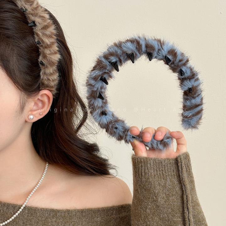 秋冬毛绒豹纹带齿防滑发箍女蓬松高颅顶压发头箍日常外戴时尚发饰