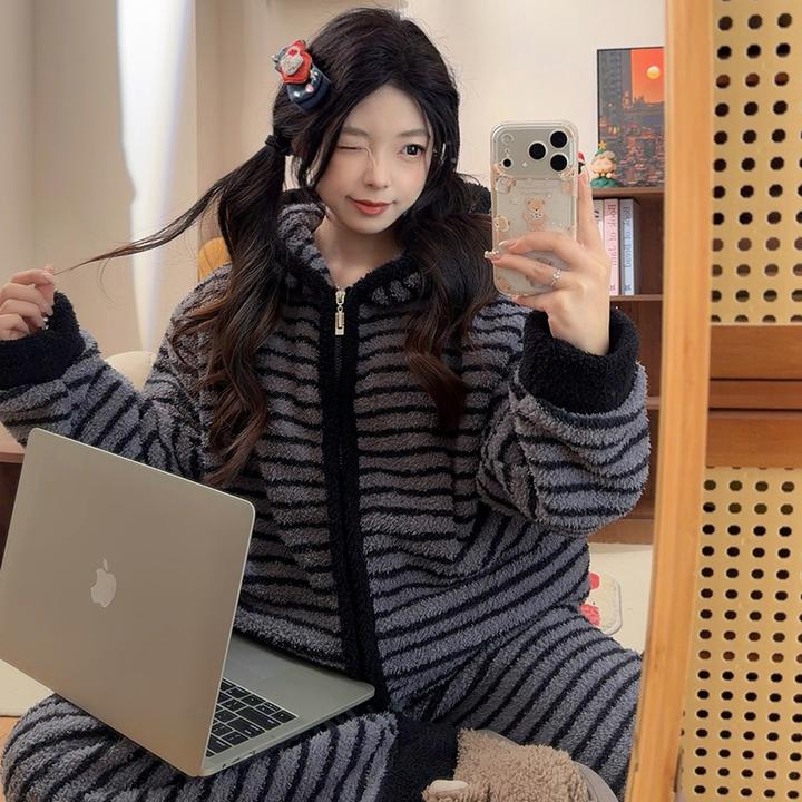 灰条纹睡衣女秋冬季珊瑚绒连帽长袖长裤开衫法兰绒加厚家居服套装