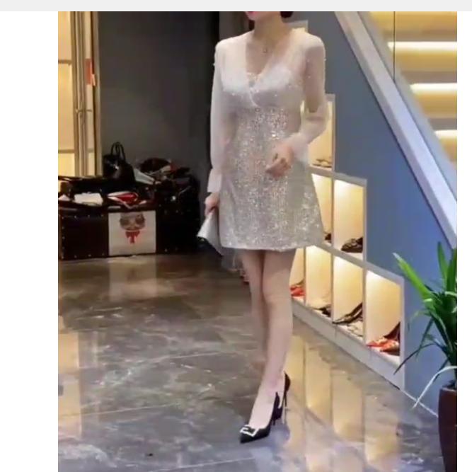 2024冬季新款时尚女装网红高级感休闲爆款连衣裙设计女