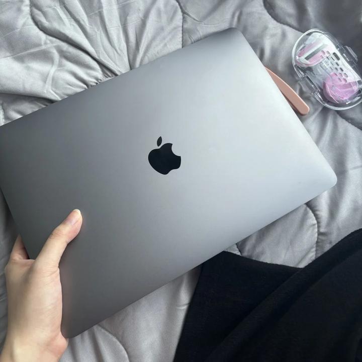 95新 Apple/苹果 笔记本电脑MacBookAir超薄学网课学习绘画设计本