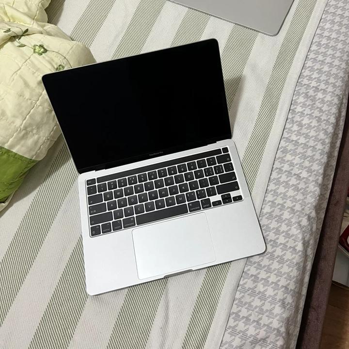 95新 Apple/苹果 超薄MacBook学生游戏编程剪辑办公笔记本电脑air