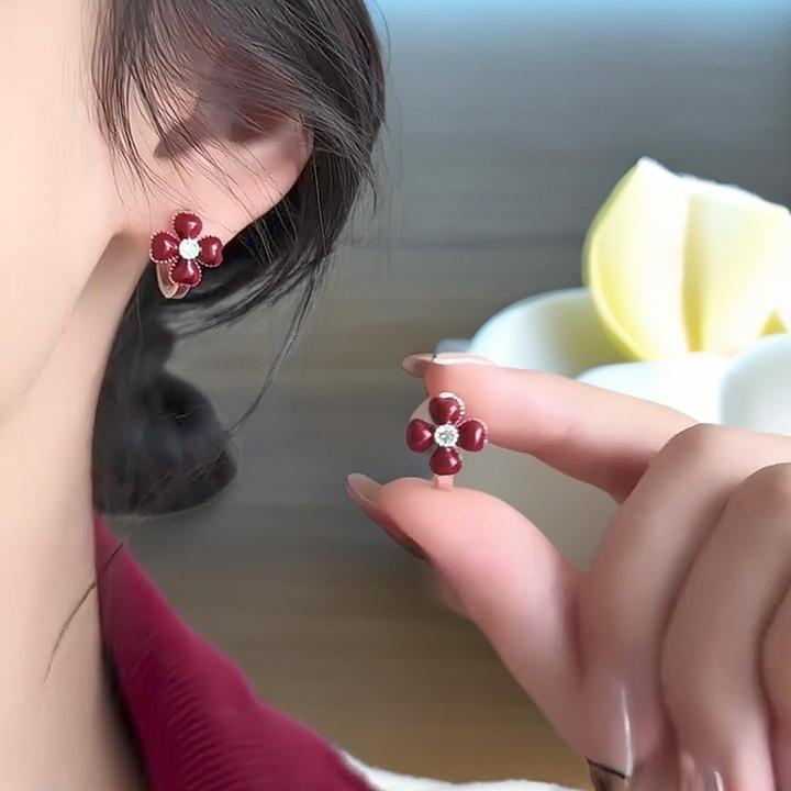 铜合金合成锆石耳饰 日韩复古风红色小巧四叶花小众耳扣耳环女