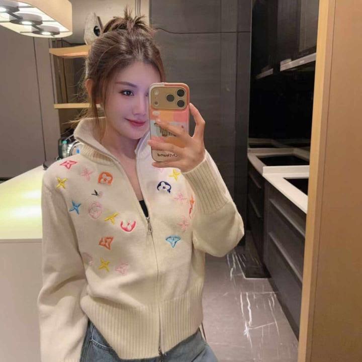 冬季韩系设计感内搭彩色图形刺绣拉链针织衫女新款小香风百搭外套