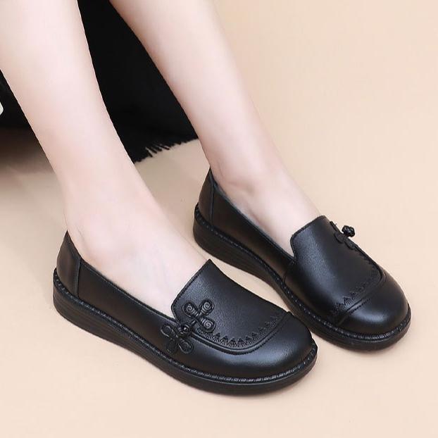 真皮圆头复古妈妈单鞋女百搭休闲舒适平跟软底老人鞋子妈妈鞋防滑