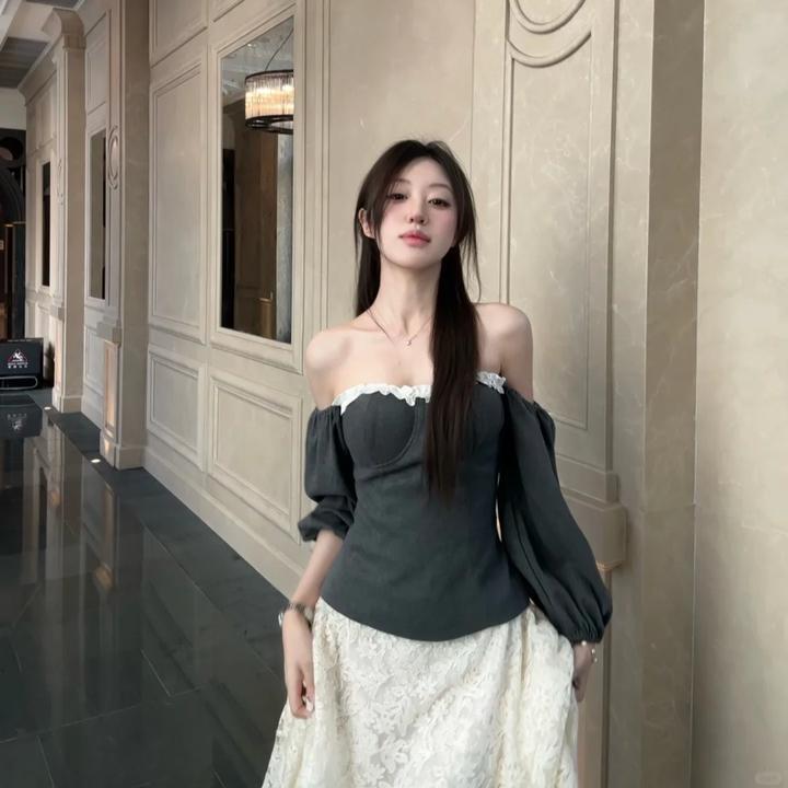 2025春夏新来时尚韩系洋气减龄高级感性感一字肩泡泡袖露肩上衣女