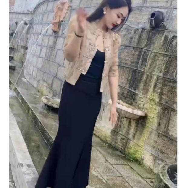 2025春季新款时尚女装网红爆款长款连衣裙女潮XG