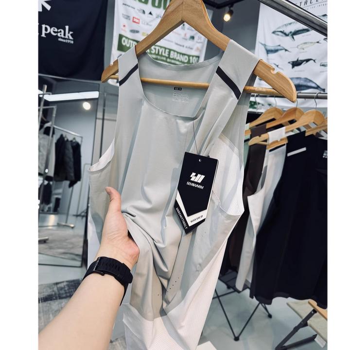 大码男装全身无痕压胶工艺矩阵式网眼肌理户外健身越野跑速干背心