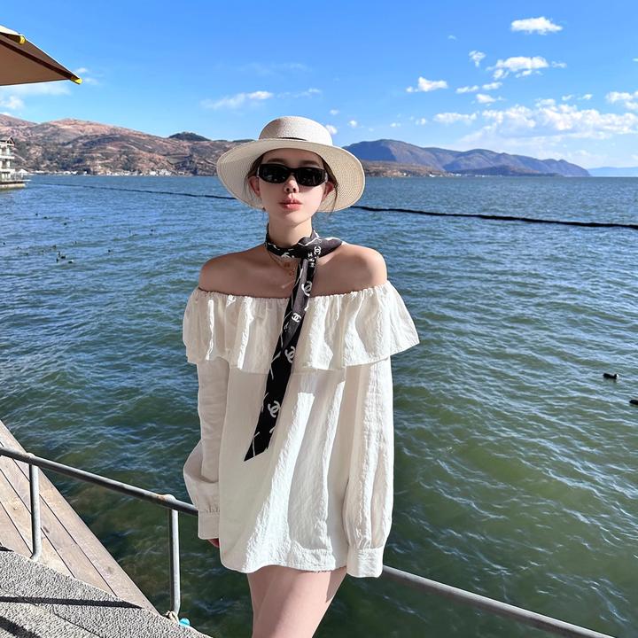 白色一字肩上衣荷叶边长袖衬衫女春季韩系慵懒衬衣设计感露肩上衣