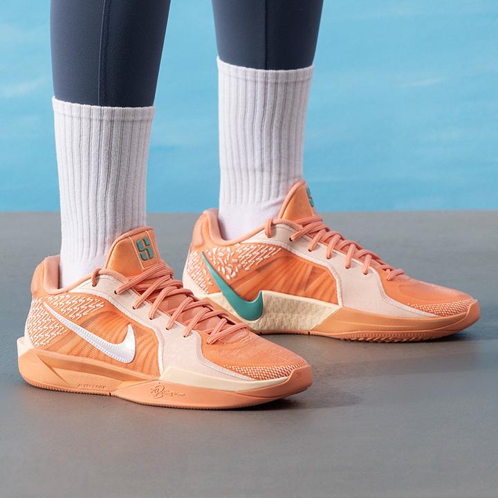 NIKE耐克女鞋2025新款休闲萨布丽娜经典抗扭实战训练篮球鞋FZ1517