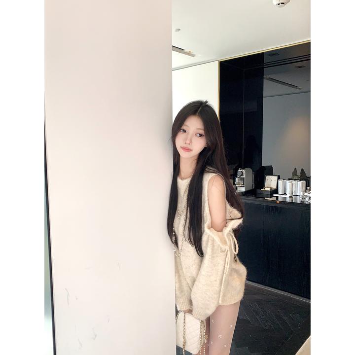 蝴蝶结绑带针织打底衫女秋冬新款纯欲风露肩毛衣减龄慵懒外穿上衣