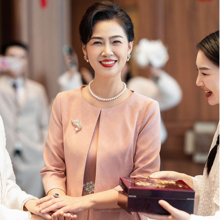 【珠帘】2025新款喜妈妈婚宴礼服裙减龄小香风套装高级感