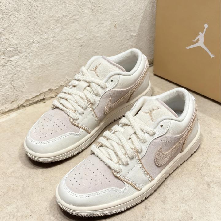 Air Jordan 1女款低帮米色复古运动篮球鞋耐磨休闲板鞋官方正品