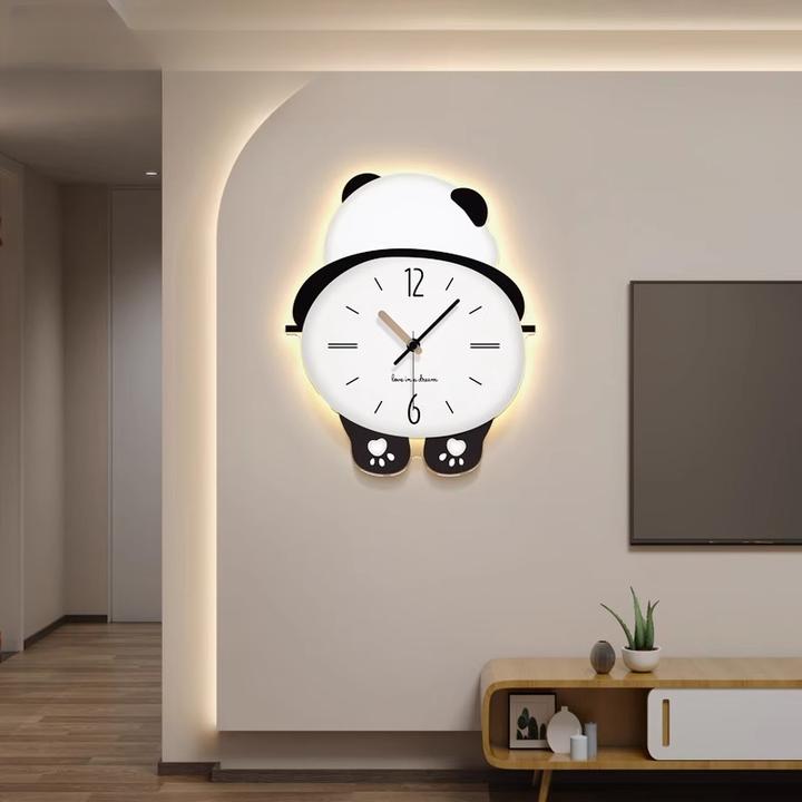 挂钟熊猫钟表客厅新款简约大气网红家用挂墙厨房创意装饰时钟灯