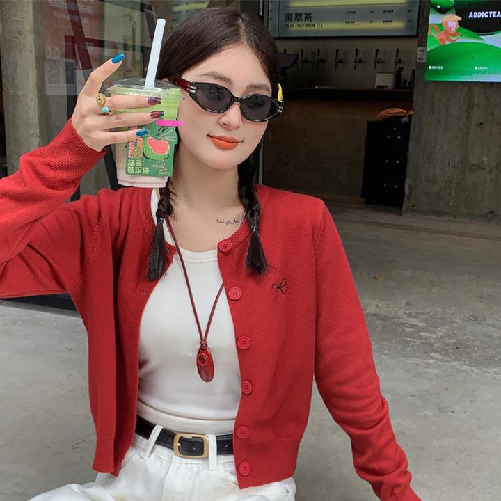 红色圆领刺绣针织开衫女外搭秋季新款宽松毛衣气质打底上衣