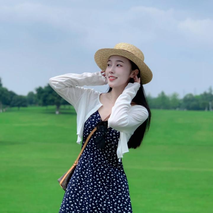 2025夏季新款韩系穿搭温柔风防晒开衫搭配碎花吊带裙显瘦两件套女