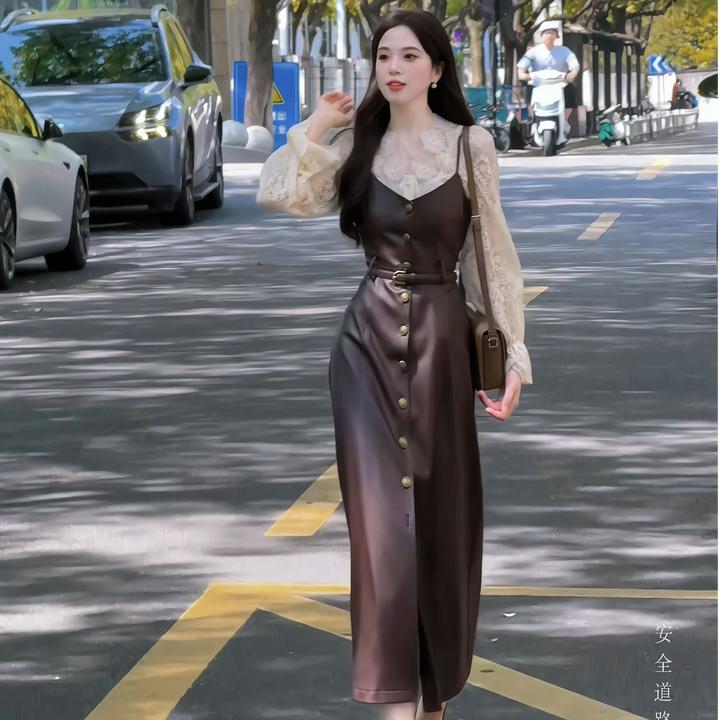 拉夏贝尔2025秋季新气质时尚高级收腰显瘦上衣+吊带裙 10648 LSC