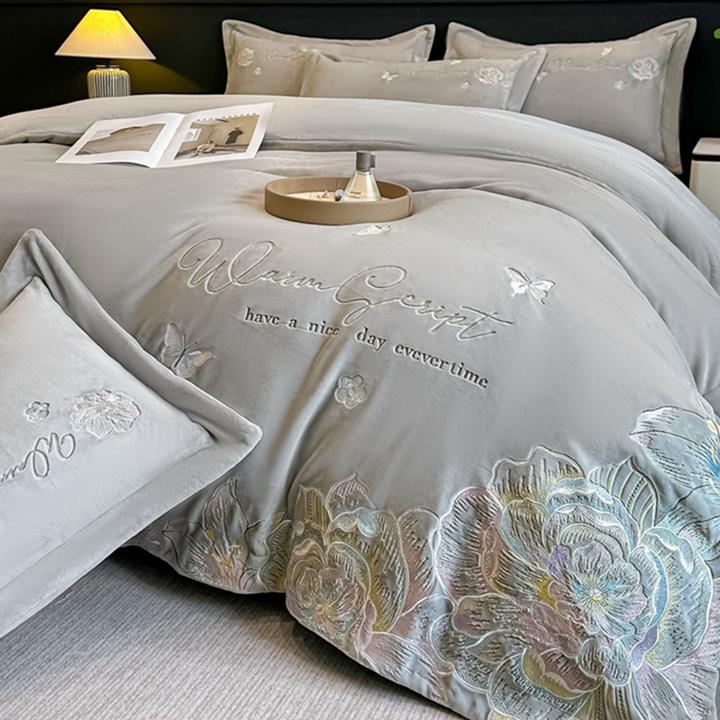 轻奢高级感冬季牛奶绒四件套2025新款保暖绣花被套罩加绒加厚床品