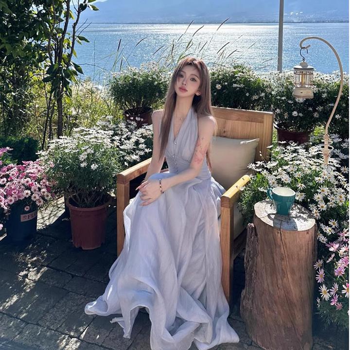 法式纯欲风气质挂脖绑带露背连衣裙三亚海边度假氛围感拍照长裙子