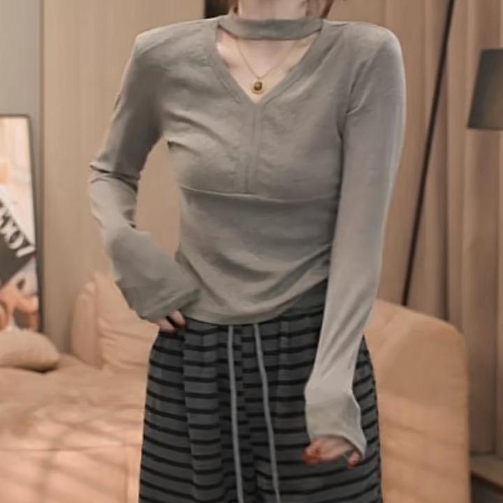 设计感挂脖V领修身纯欲长袖T恤女秋季百搭显瘦时尚灰色打底衫上衣
