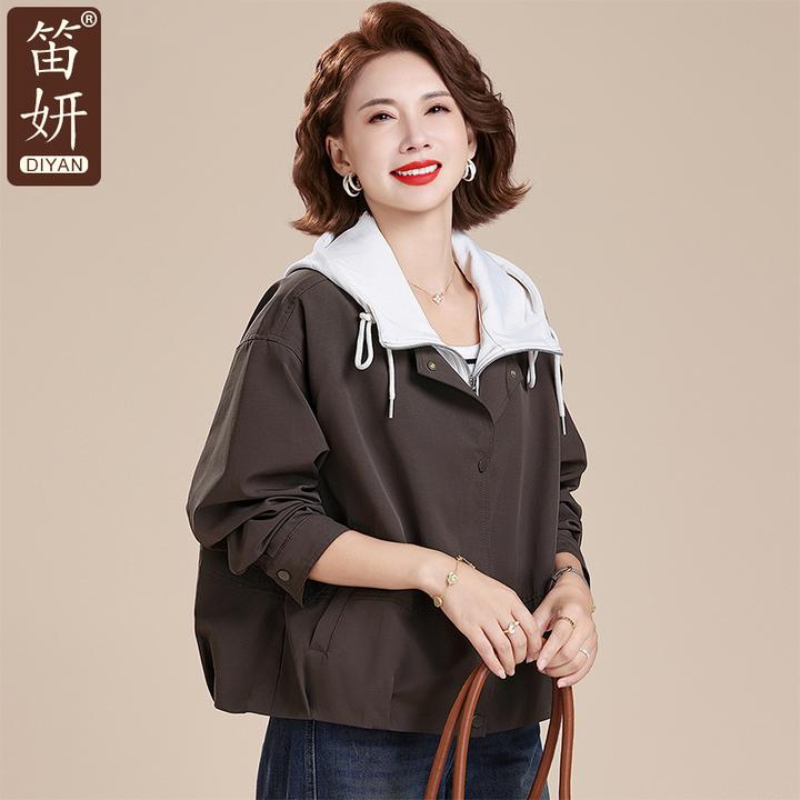小个子妈妈秋外套洋气风衣40岁50中老年女春秋2025新款时尚短夹克