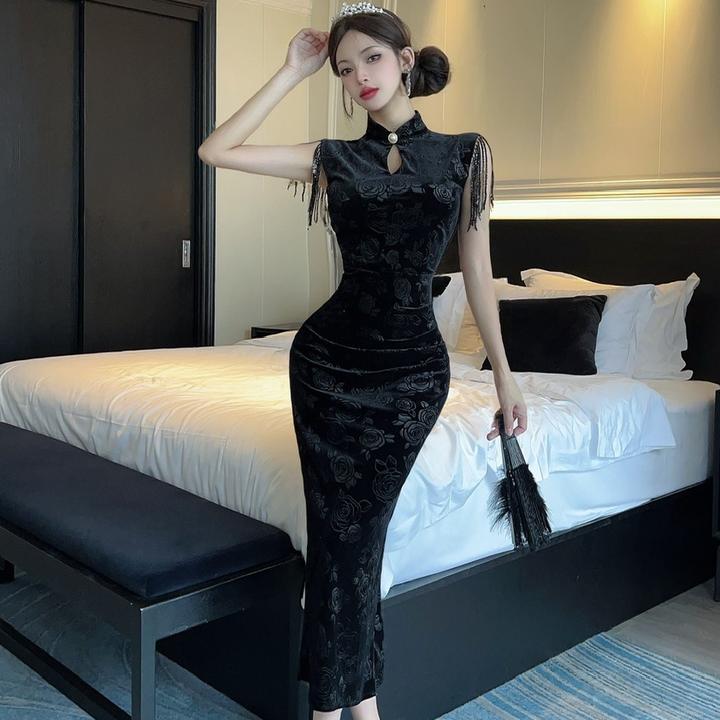 控御姐风中式金丝绒改良旗袍提花露肩挂脖连衣裙国风包臀裙女秋冬