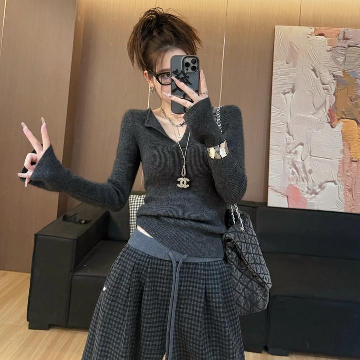 2025春季新款V领修身显瘦软糯纸片人针织打底衫女气质F8-54