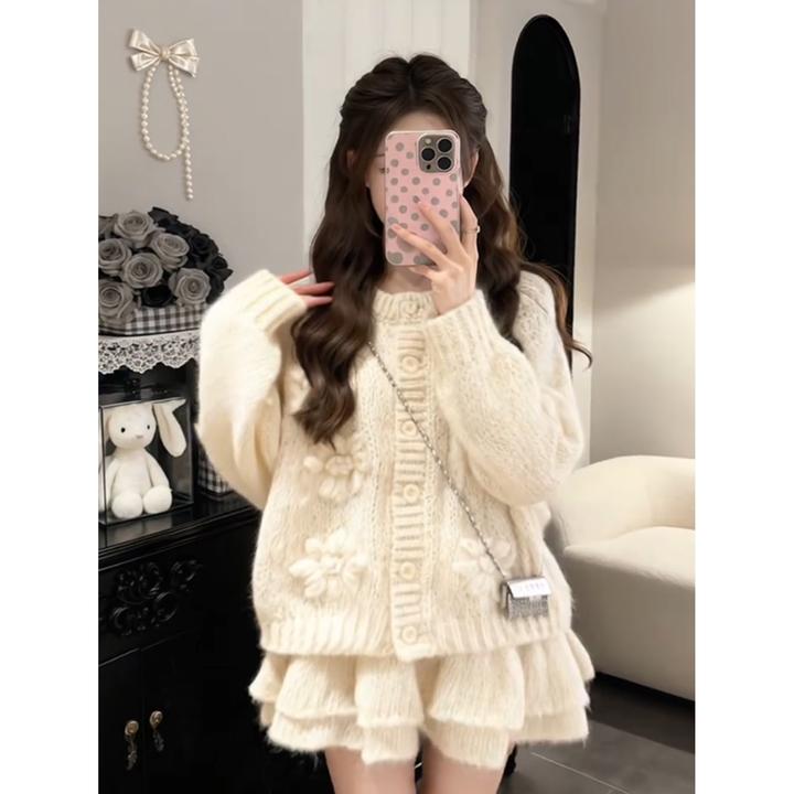 韩系慵懒风气质软糯白色套装2025秋冬新款显瘦花朵针织衫半裙女装