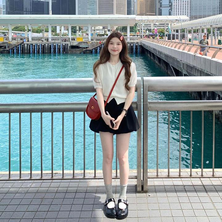 夏季新款小众女装设计感洋气上衣休闲百搭短裙白月光纯欲风套装女