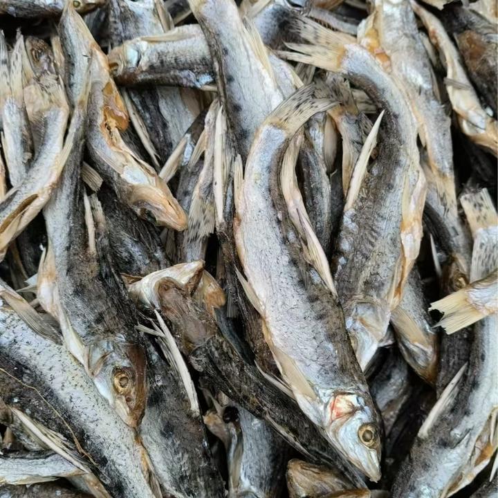 安徽农家特产风干花骨鱼腌制咸鱼干