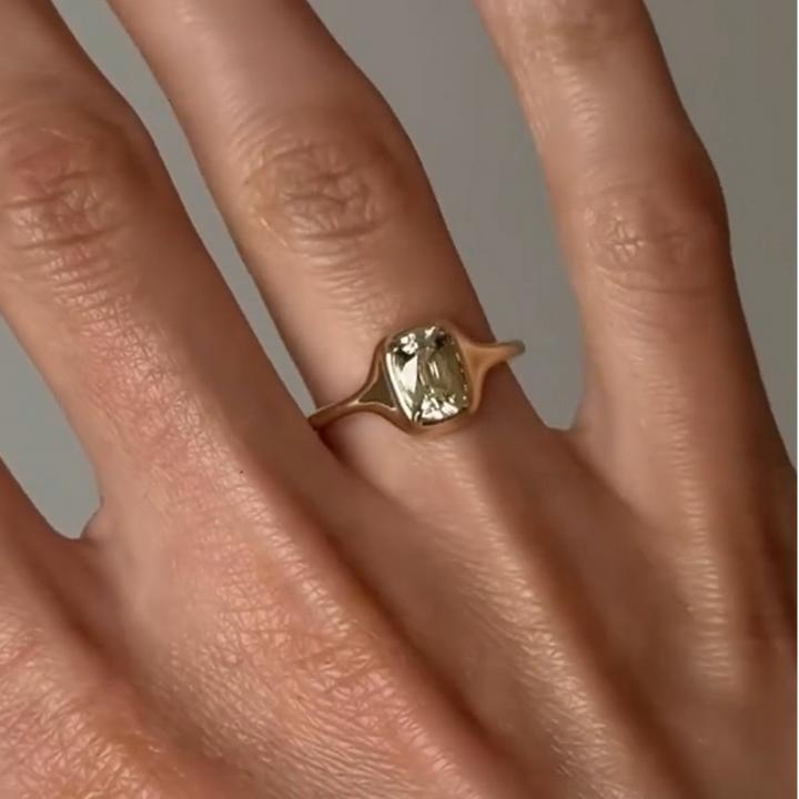 铜合金戒指 金色方糖锆石戒指简约百搭时尚小众高级感叠戴食指戒