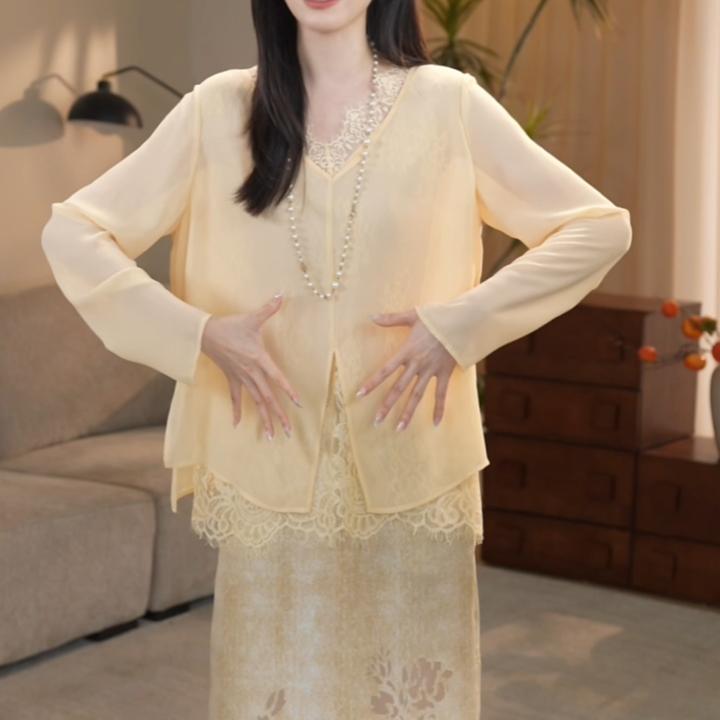 【松弛】新款正反两穿夏日优雅气质蕾丝V领垂感开叉衬衫LK2504706