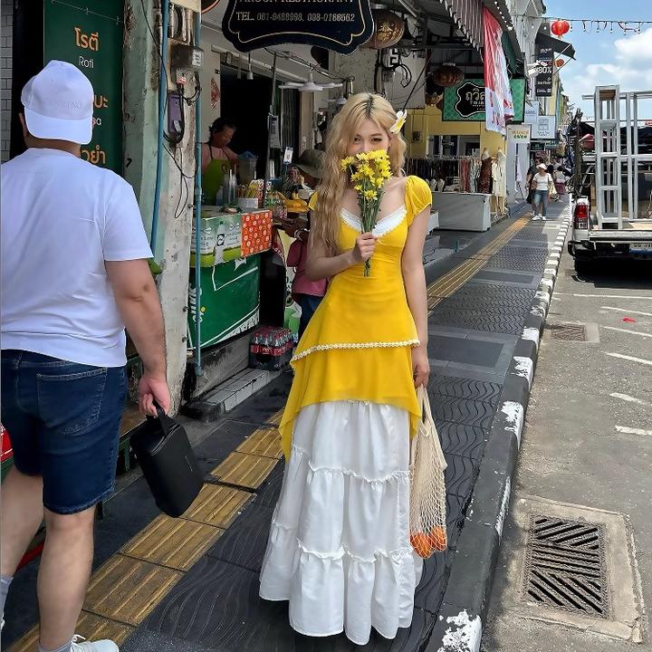 多巴胺明媚穿搭黄色不规则荷叶边连衣裙女V领收腰度假裙子套装
