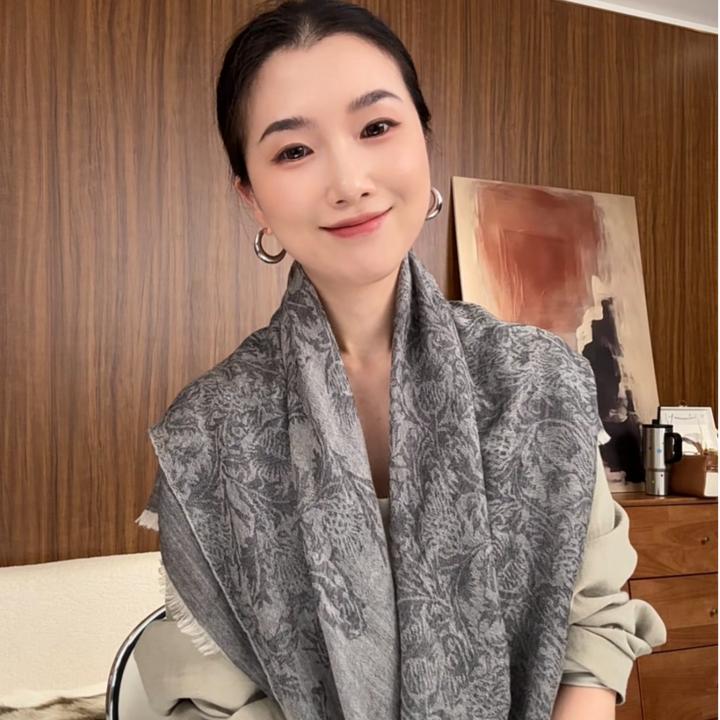暮色100%提花羊绒围巾高级感复古图腾披肩低调轻奢感100cm*110cm
