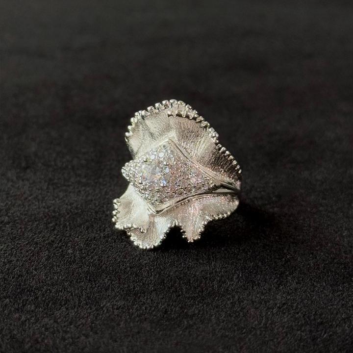 卡柒 铜合金戒指 重工拉丝绸缎裙边闪锆戒指轻奢小众高级感食指戒