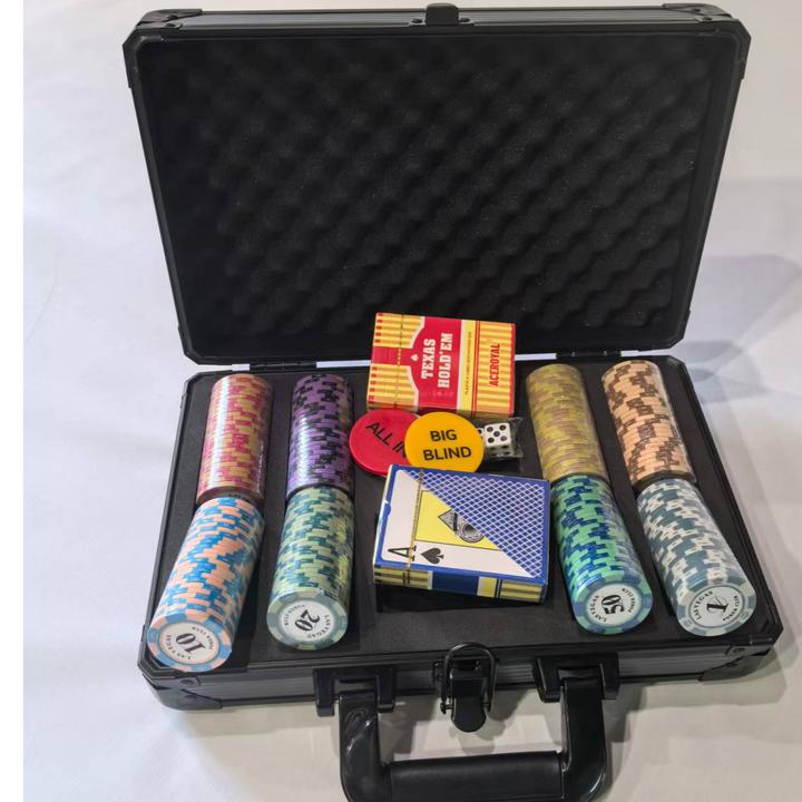 高档德州扑克筹码套装棋牌室专用含桌布筹码箱铝箱
