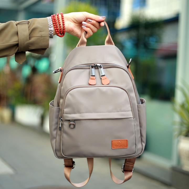 双肩包女2025秋冬新款大容量多隔层女士旅行背包简约百搭防水背袋